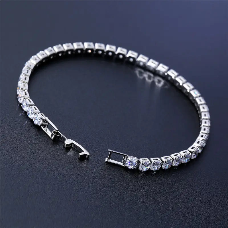 Armband mit kubischem Kettenglied