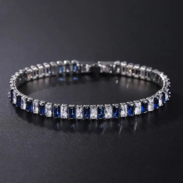Armband mit kubischem Kettenglied