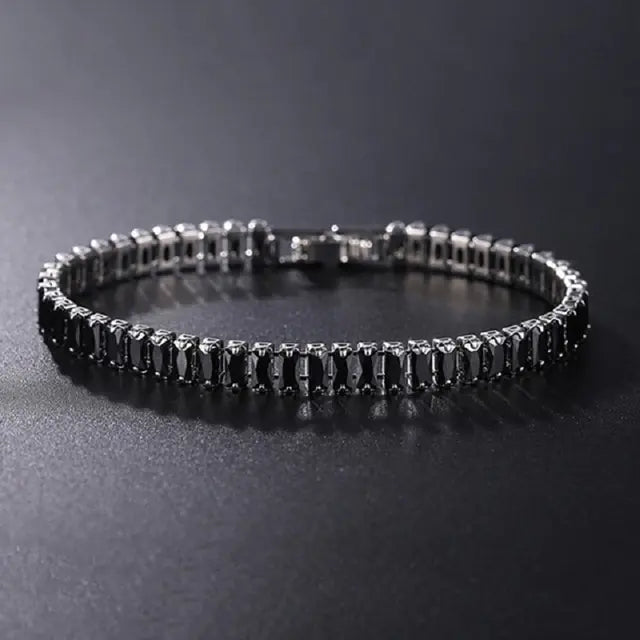 Armband mit kubischem Kettenglied