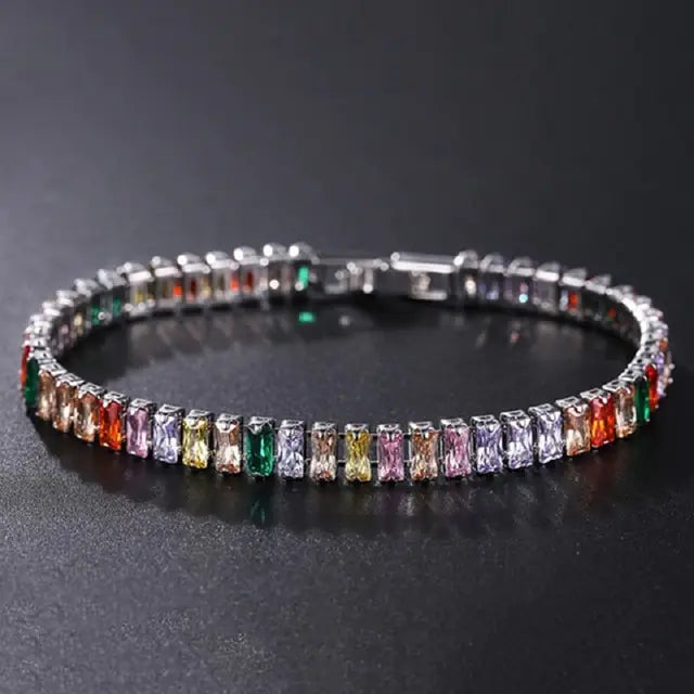 Armband mit kubischem Kettenglied