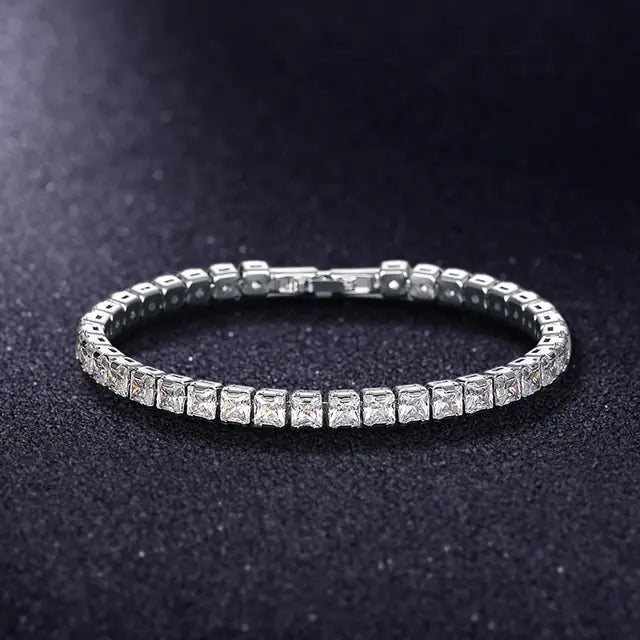 Armband mit kubischem Kettenglied