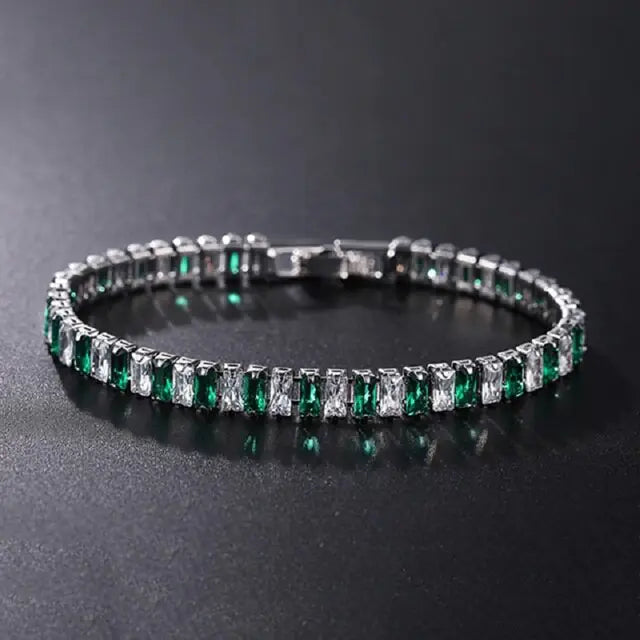 Armband mit kubischem Kettenglied