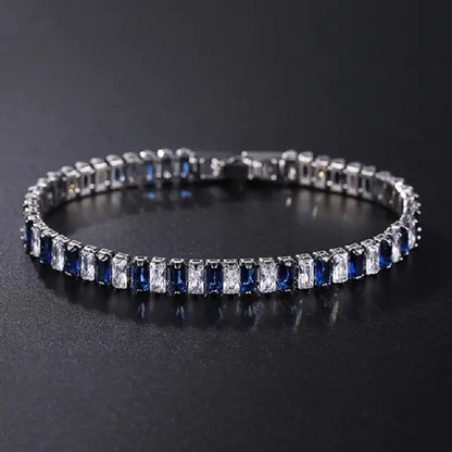 Armband mit kubischem Kettenglied
