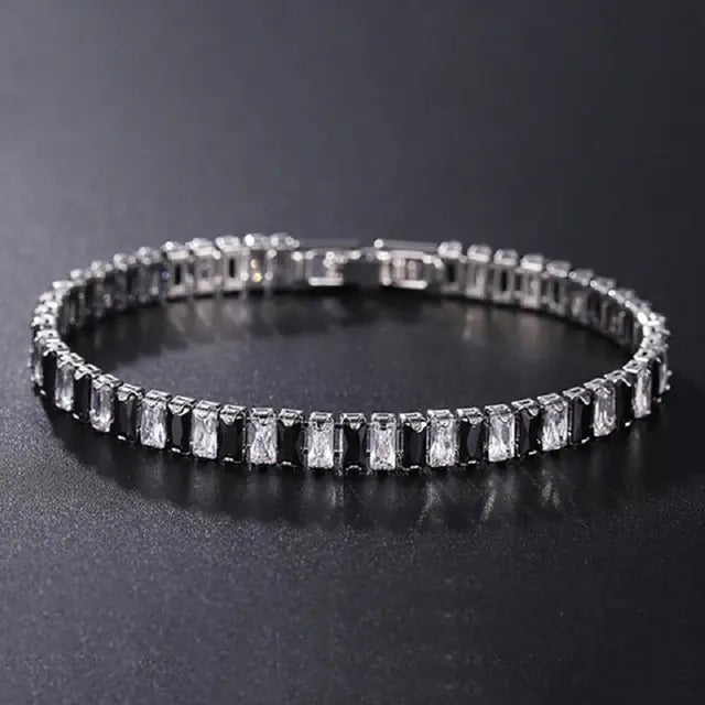 Armband mit kubischem Kettenglied